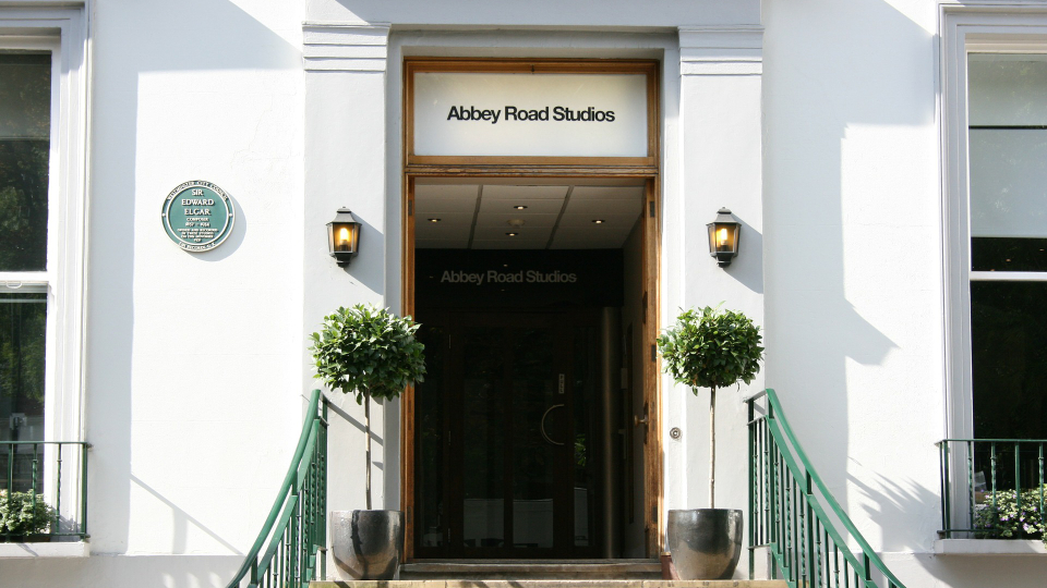 abbey-road-studio-g0767624f5_1920_edited.jpg